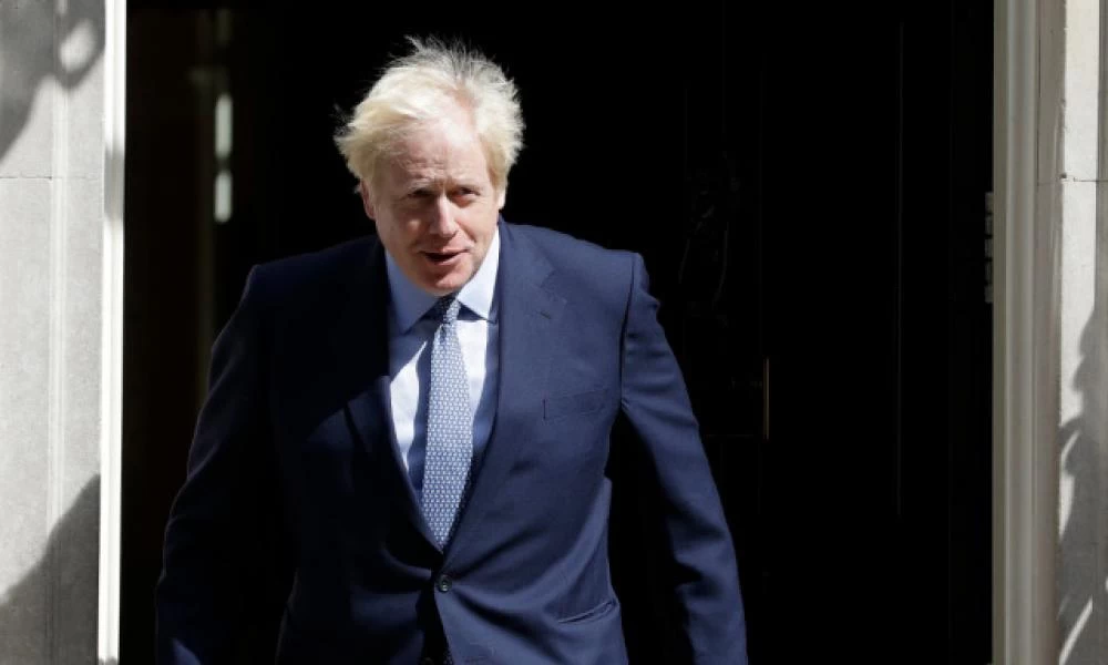 Νέα μέτρα στη Βρετανία λόγω κορονοϊού: Θα χωριστεί σε τρεις υγειονομικές βαθμίδες